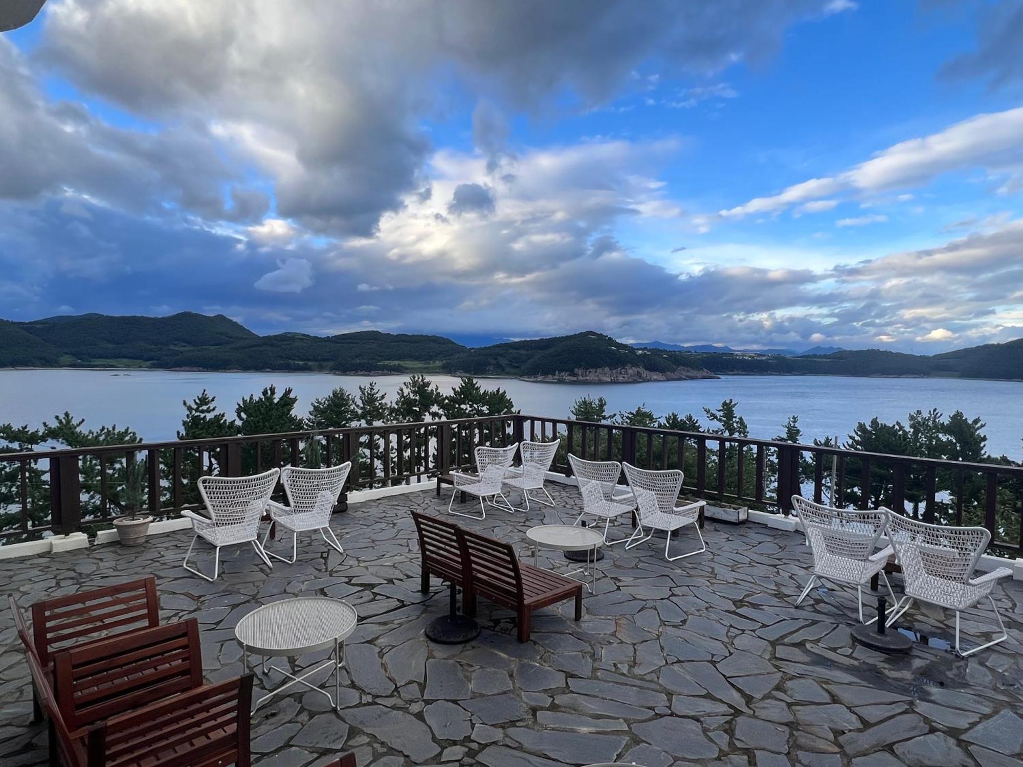 Country House Exclamation Mark & Comma Namhae Exterior foto