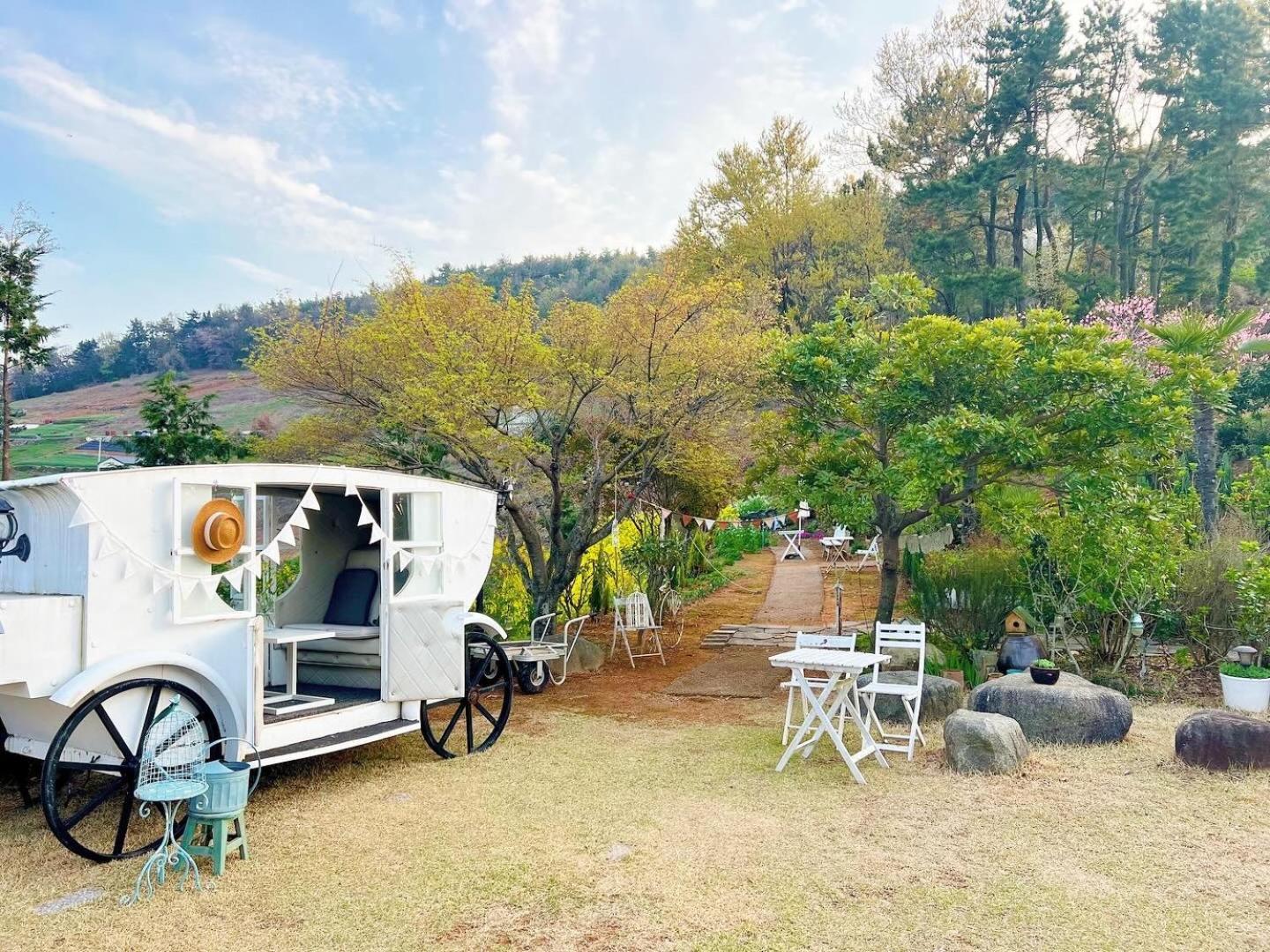 Country House Exclamation Mark & Comma Namhae Exterior foto