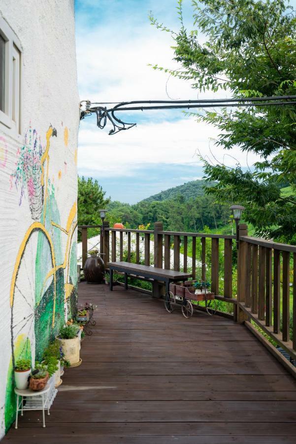 Country House Exclamation Mark & Comma Namhae Exterior foto